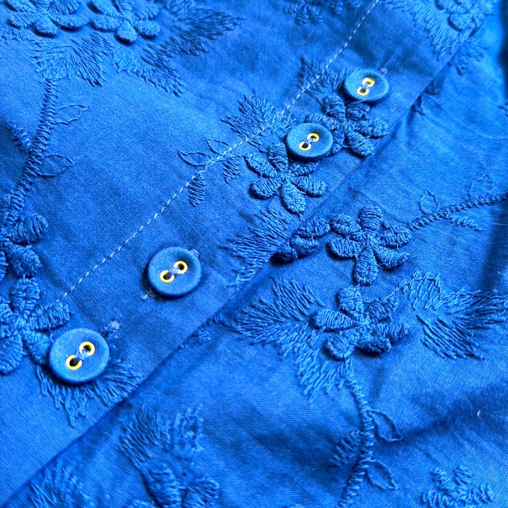 FARM RIO “3D Flower” textured blouse - Picture 3 of 11